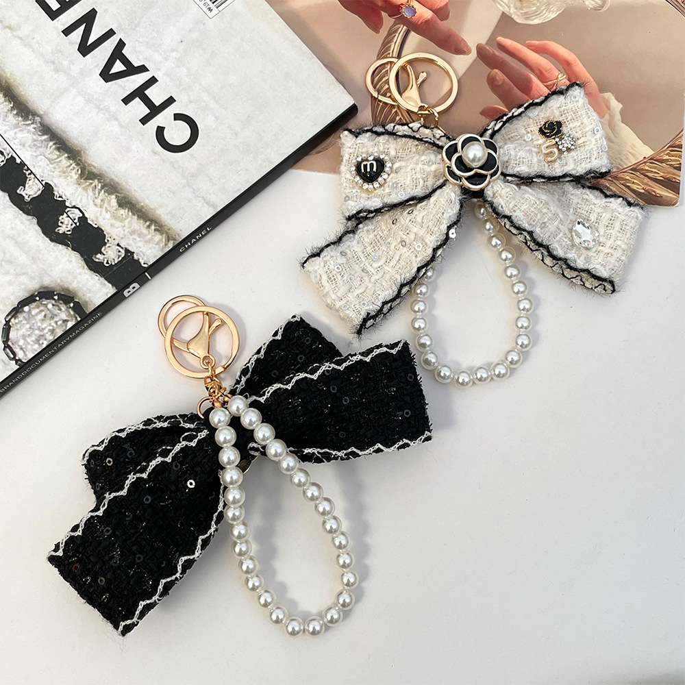 Porte-clés en tissu avec nœud  - Vintage Fashion Ornaments avis et prix