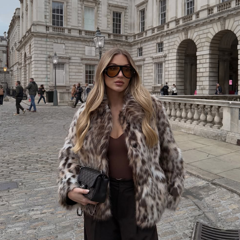 Manteau en fausse fourrure léo - Vintage Fashion Bloggers avis et prix