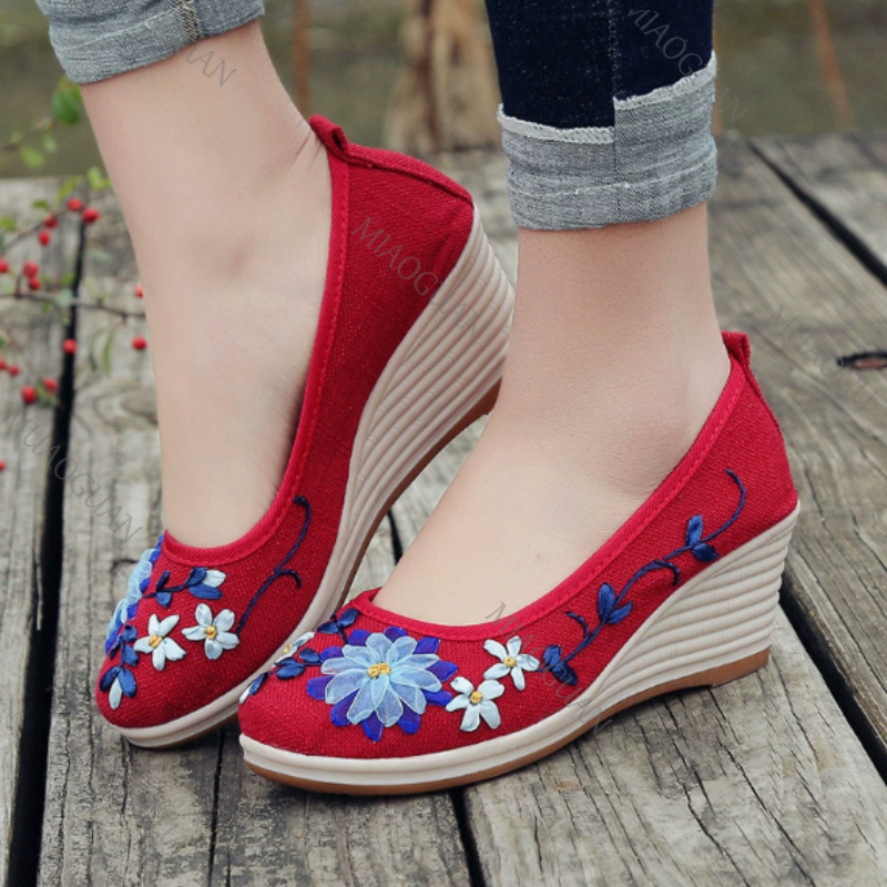 Chaussures compensées brodées  - Vintage Fashion Ladies avis et prix